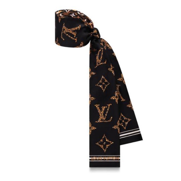Louis Vuitton Accessories - NWOTs LOUIS VUITTON MONOGRAM GIANT JUNGLE BANDEAU - M73648